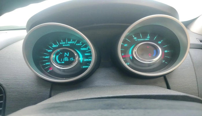 2018 Mahindra XUV500 W6, Diesel, Manual, 1,19,619 km, interior