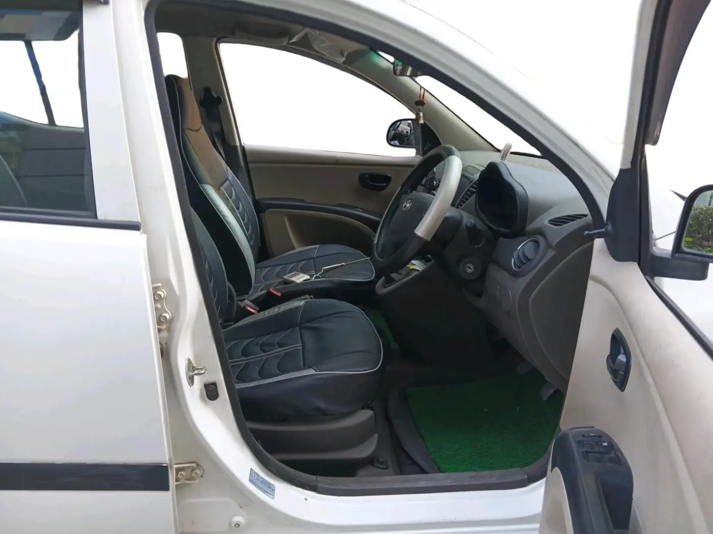 2015 Hyundai i10 MAGNA 1.1, Petrol, Manual, 62,327 km, interior