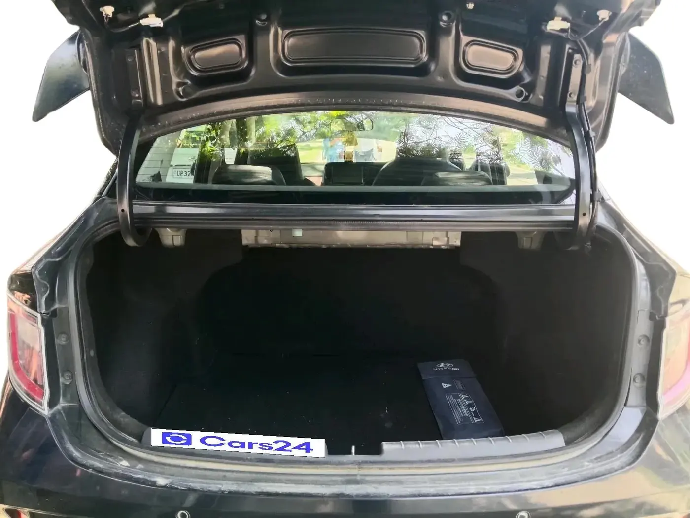 2024 Hyundai AURA SX 1.2, Petrol, Manual, 37,741 km, exterior