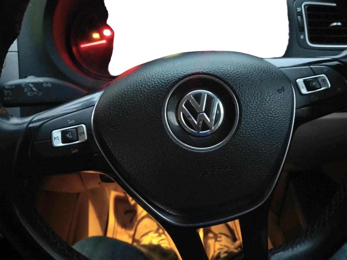 2016 Volkswagen Polo HIGHLINE1.2L, Petrol, Manual, 22,121 km, interior
