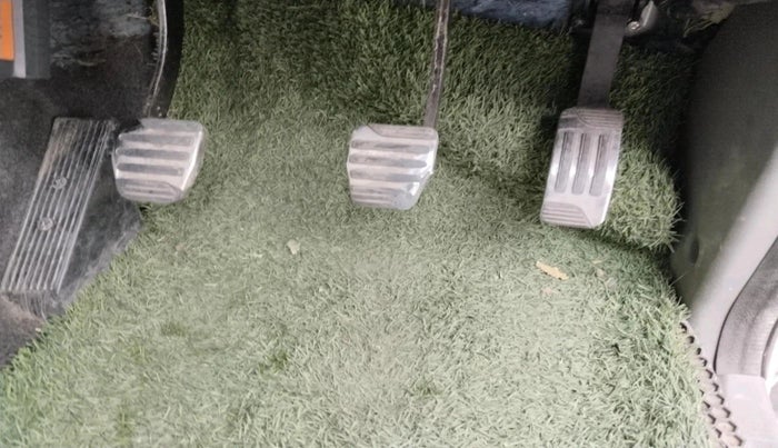 2016 Mahindra NUVOSPORT N8, Diesel, Manual, 1,29,500 km, interior