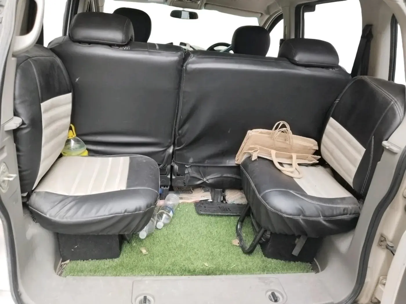2016 Mahindra NUVOSPORT N8, Diesel, Manual, 1,29,500 km, interior