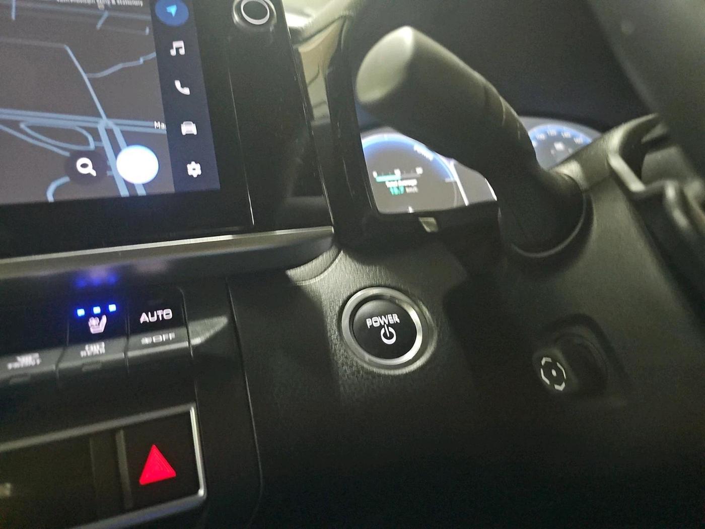 2025 Toyota Camry Hybrid, Hybrid, Automatic, 18,343 km, interior