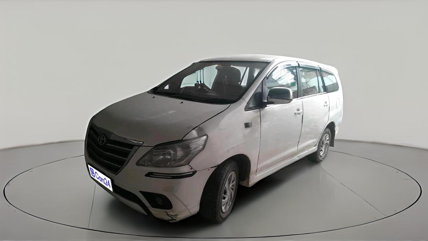 2013 Toyota Innova 2.5 GX 8 STR, Diesel, Manual, 1,90,549 km, exterior