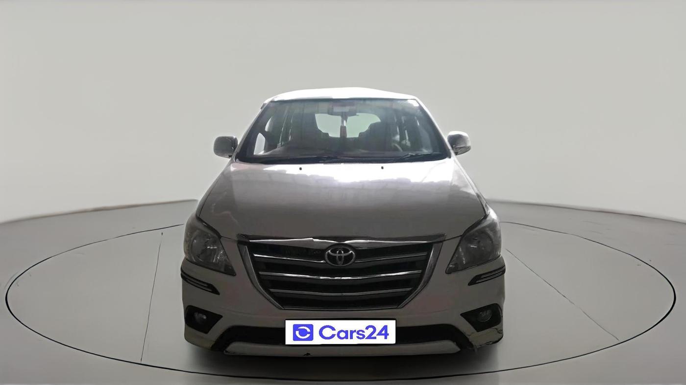 2013 Toyota Innova 2.5 GX 8 STR, Diesel, Manual, 1,90,549 km, exterior