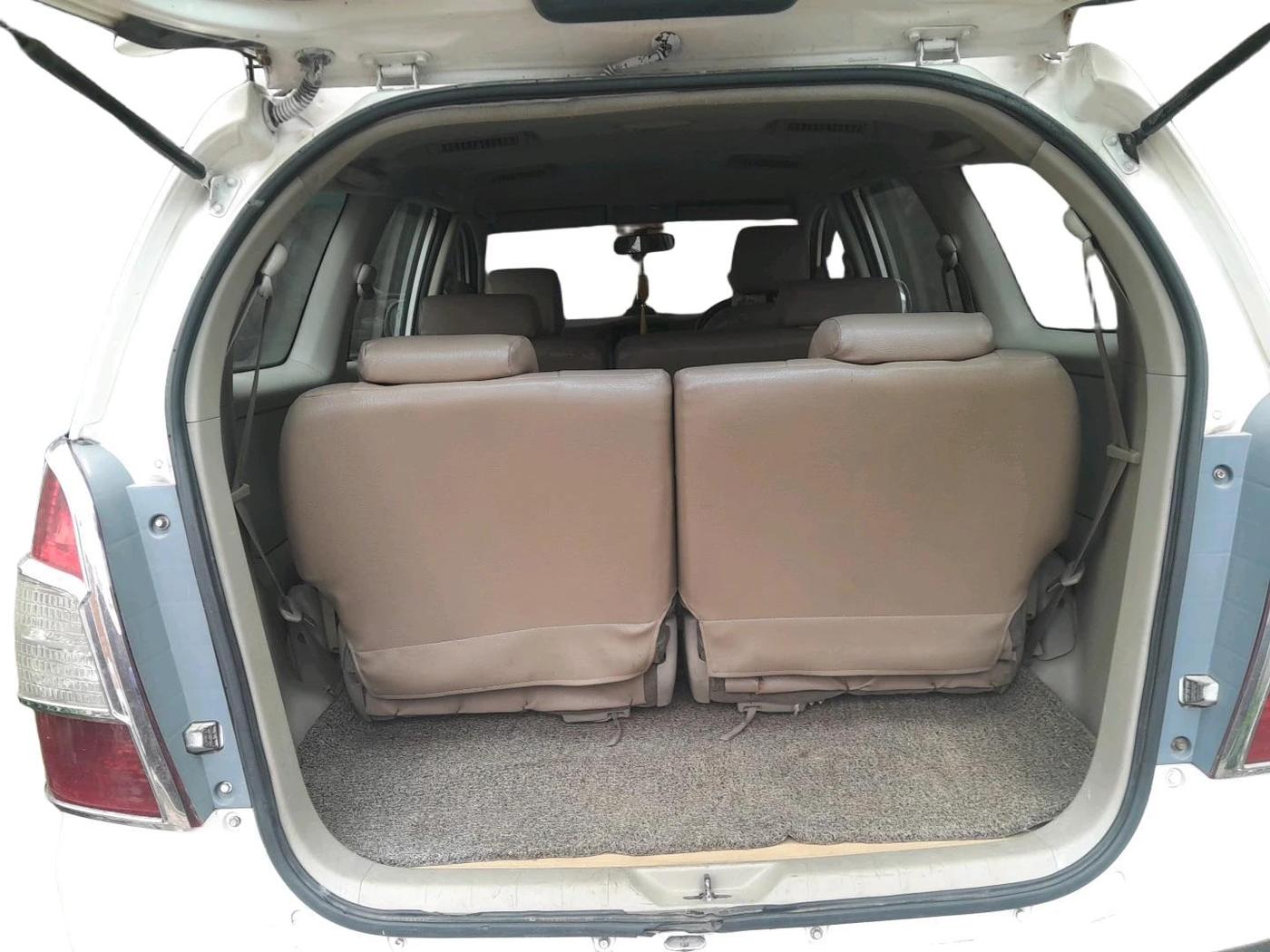 2013 Toyota Innova 2.5 GX 8 STR, Diesel, Manual, 1,90,549 km, exterior