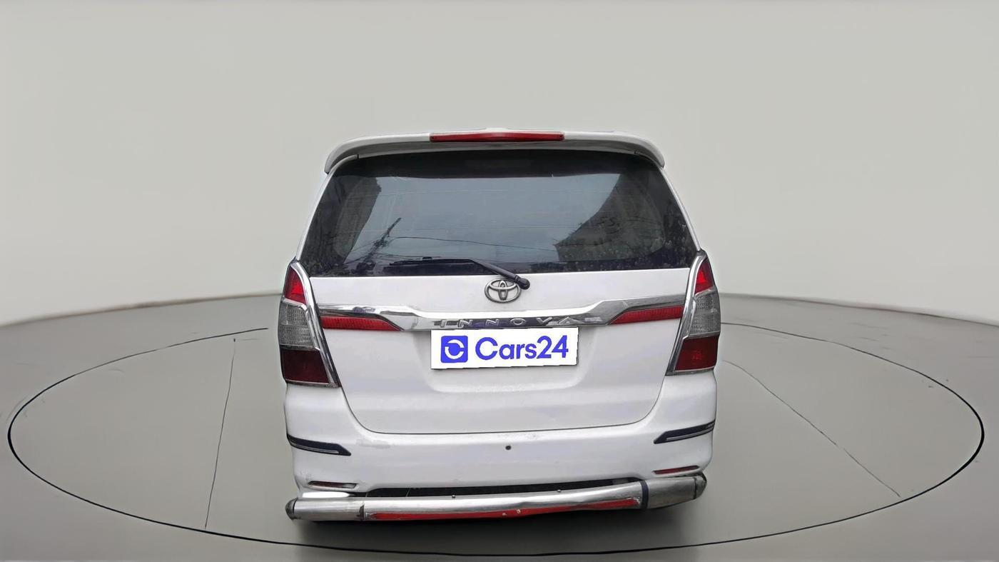 2013 Toyota Innova 2.5 GX 8 STR, Diesel, Manual, 1,90,549 km, exterior