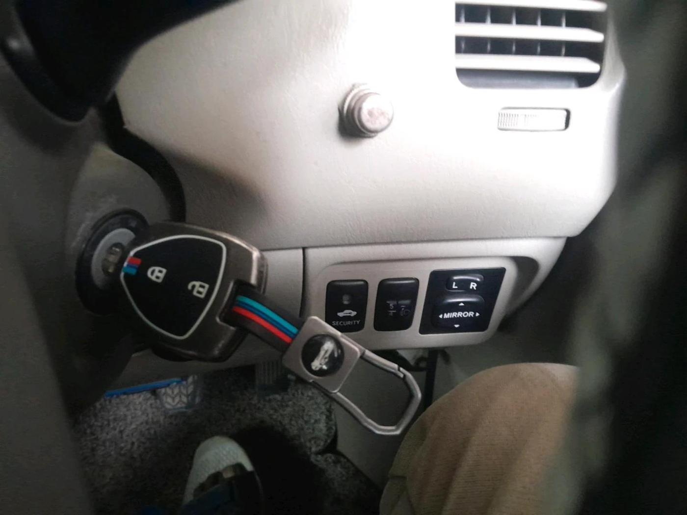 2013 Toyota Innova 2.5 GX 8 STR, Diesel, Manual, 1,90,549 km, interior