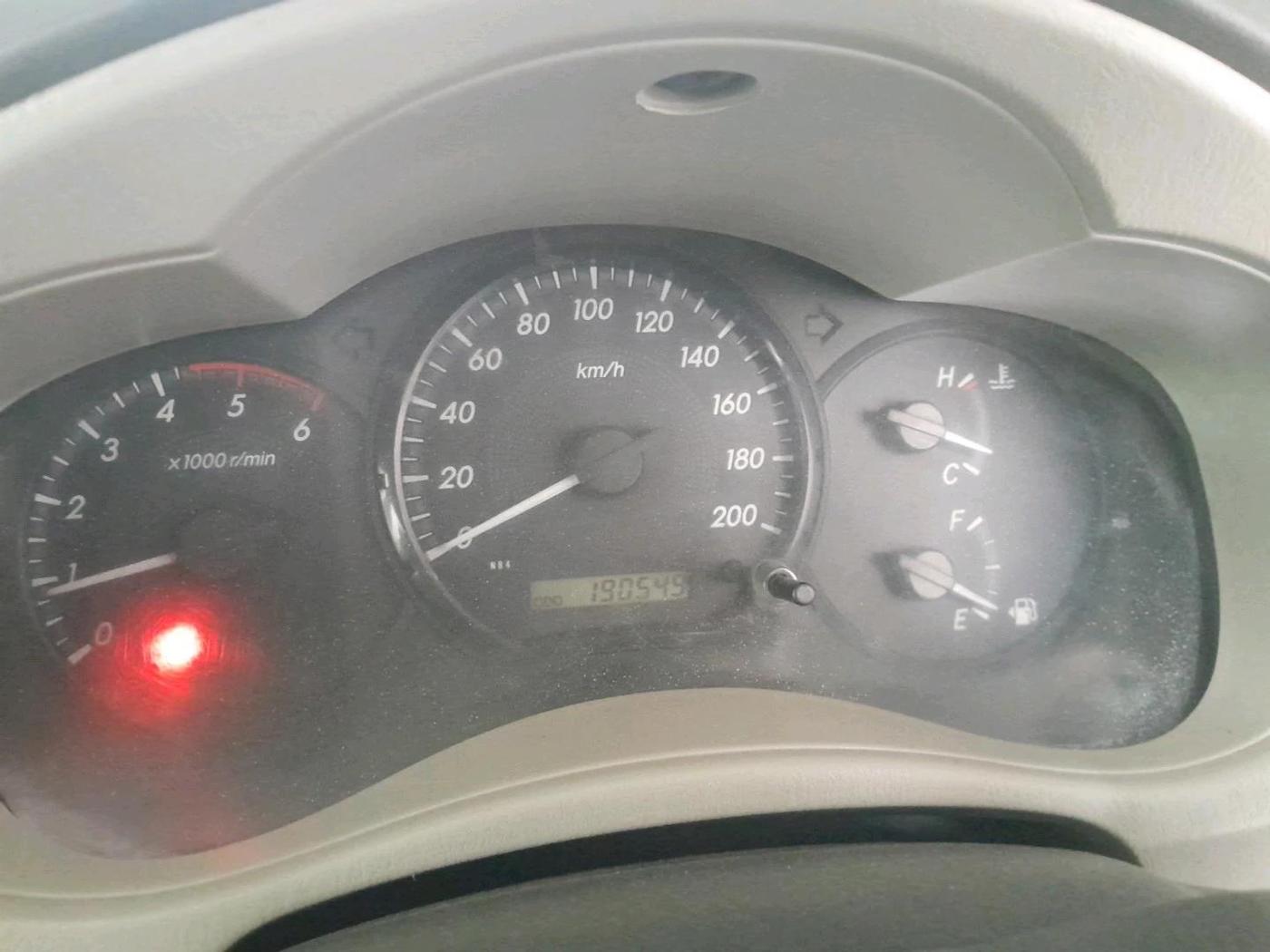 2013 Toyota Innova 2.5 GX 8 STR, Diesel, Manual, 1,90,549 km, interior