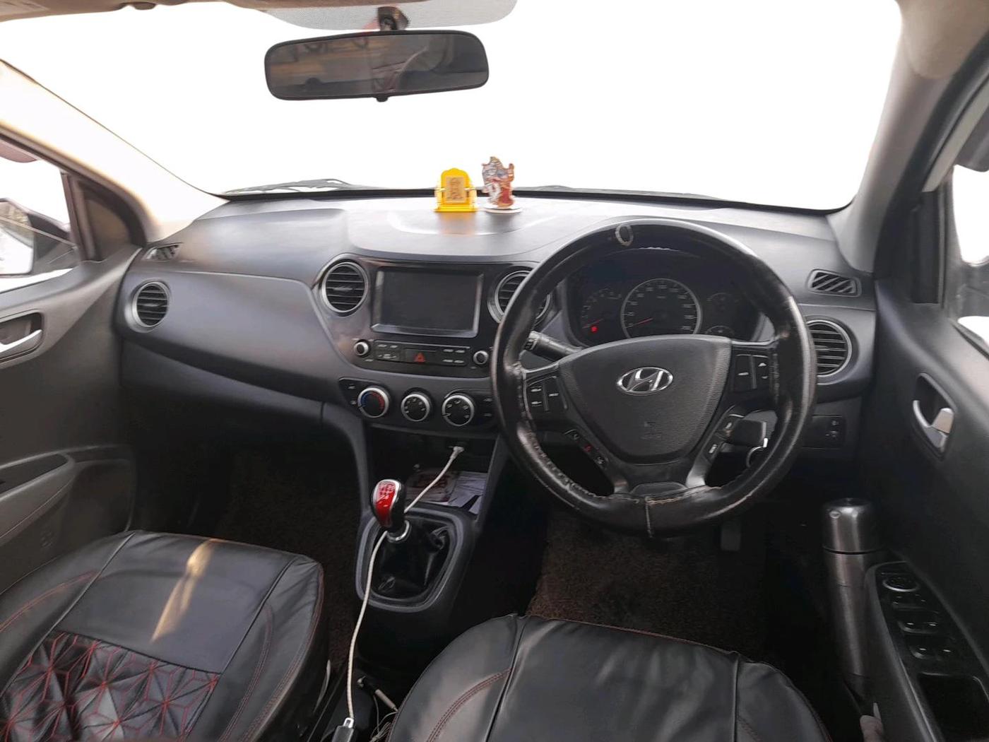 2018 Hyundai Grand i10 SPORTZ U2 1.2 KAPPA CRDI DUAL TONE, Diesel, Manual, 72,126 km, interior