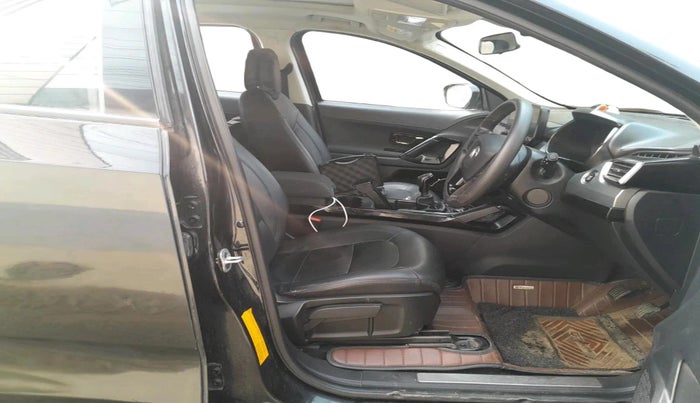 2022 Tata Harrier XT PLUS 2.0L KRYOTEC DARK EDITON, Diesel, Manual, 1,24,000 km, interior