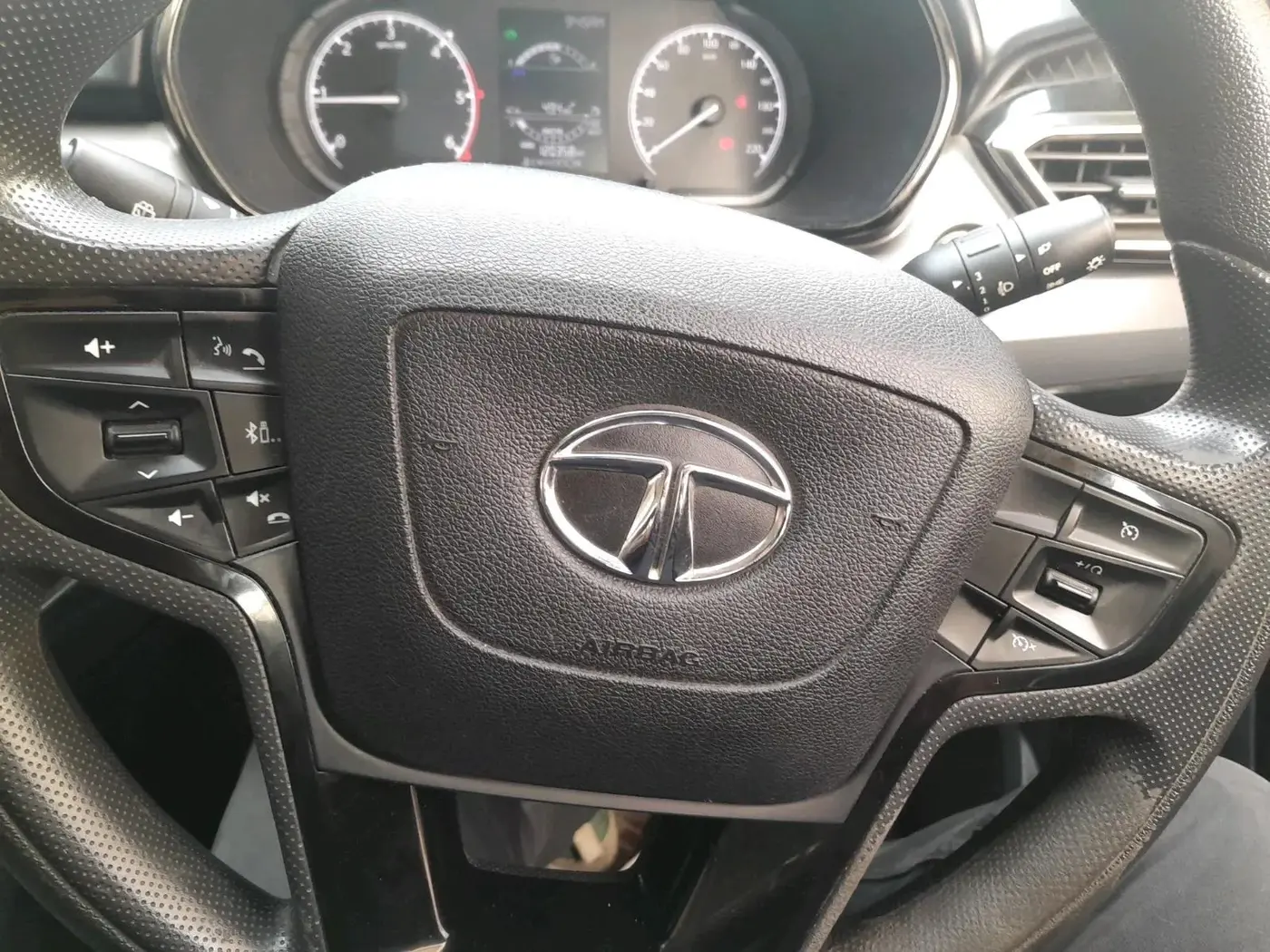 2022 Tata Harrier XT PLUS 2.0L KRYOTEC DARK EDITON, Diesel, Manual, 1,24,000 km, interior