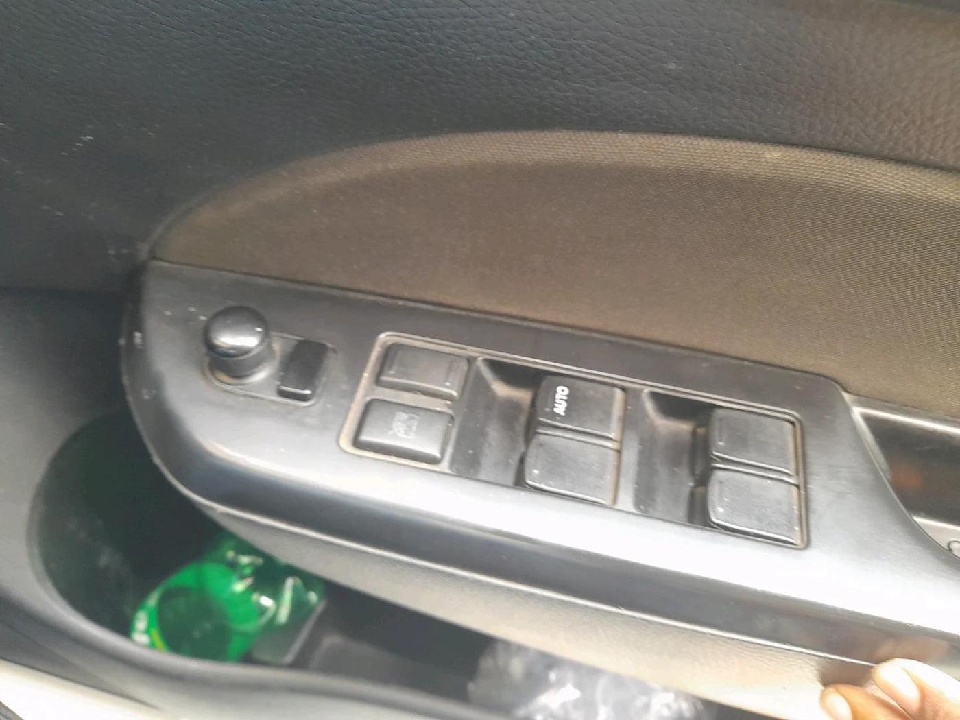 2015 Maruti Swift ZXI, Petrol, Manual, 88,669 km, interior