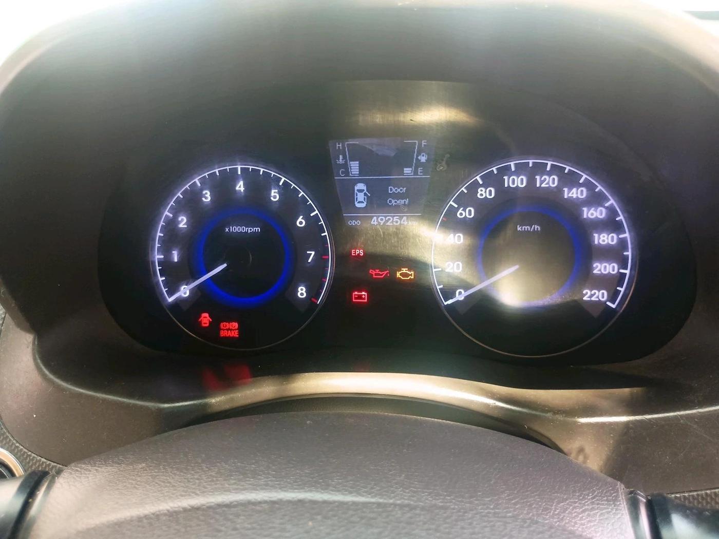 2013 Hyundai Verna FLUIDIC 1.6 VTVT SX, Petrol, Manual, 49,254 km, interior