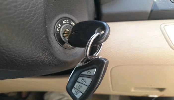 2017 Hyundai Eon ERA PLUS (O), Petrol, Manual, 1,02,035 km, interior