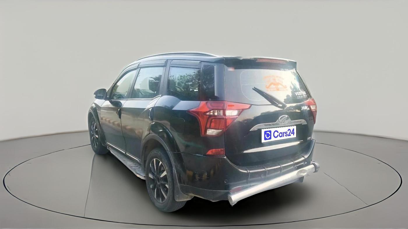 2020 Mahindra XUV500 W11, Diesel, Manual, 94,976 km, exterior