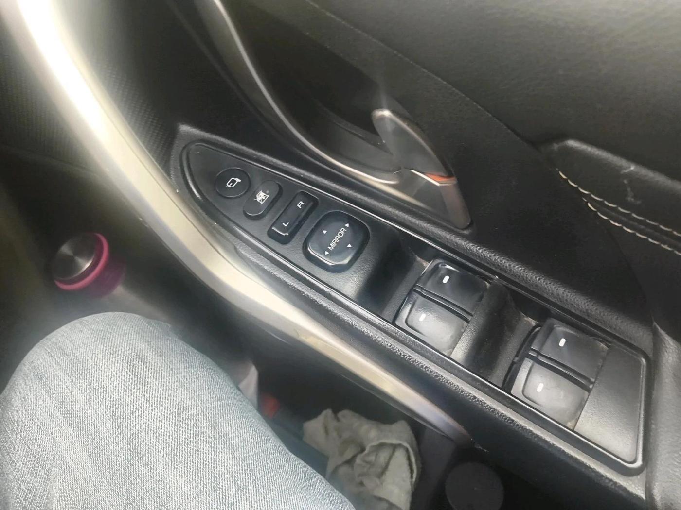 2020 Mahindra XUV500 W11, Diesel, Manual, 94,976 km, interior