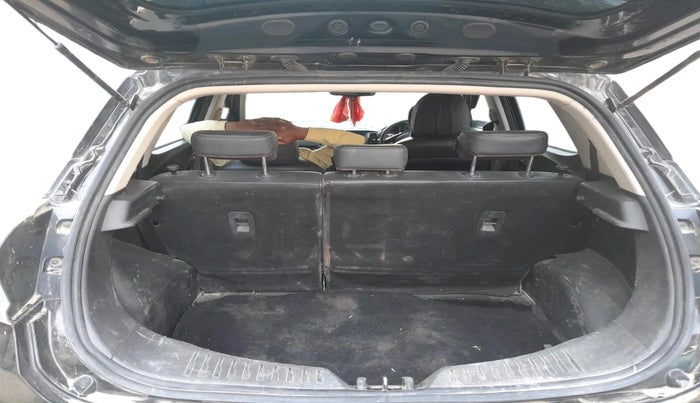 2023 Mahindra XUV400 EL 7.2 KW, Electric, Automatic, 58,656 km, exterior