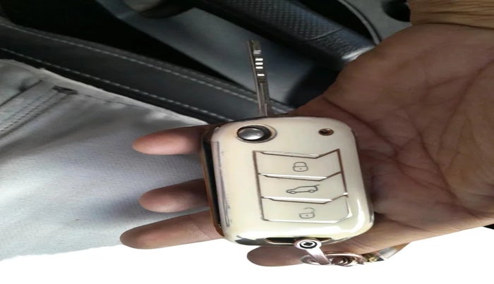 2023 Mahindra XUV400 EL 7.2 KW, Electric, Automatic, 58,656 km, interior