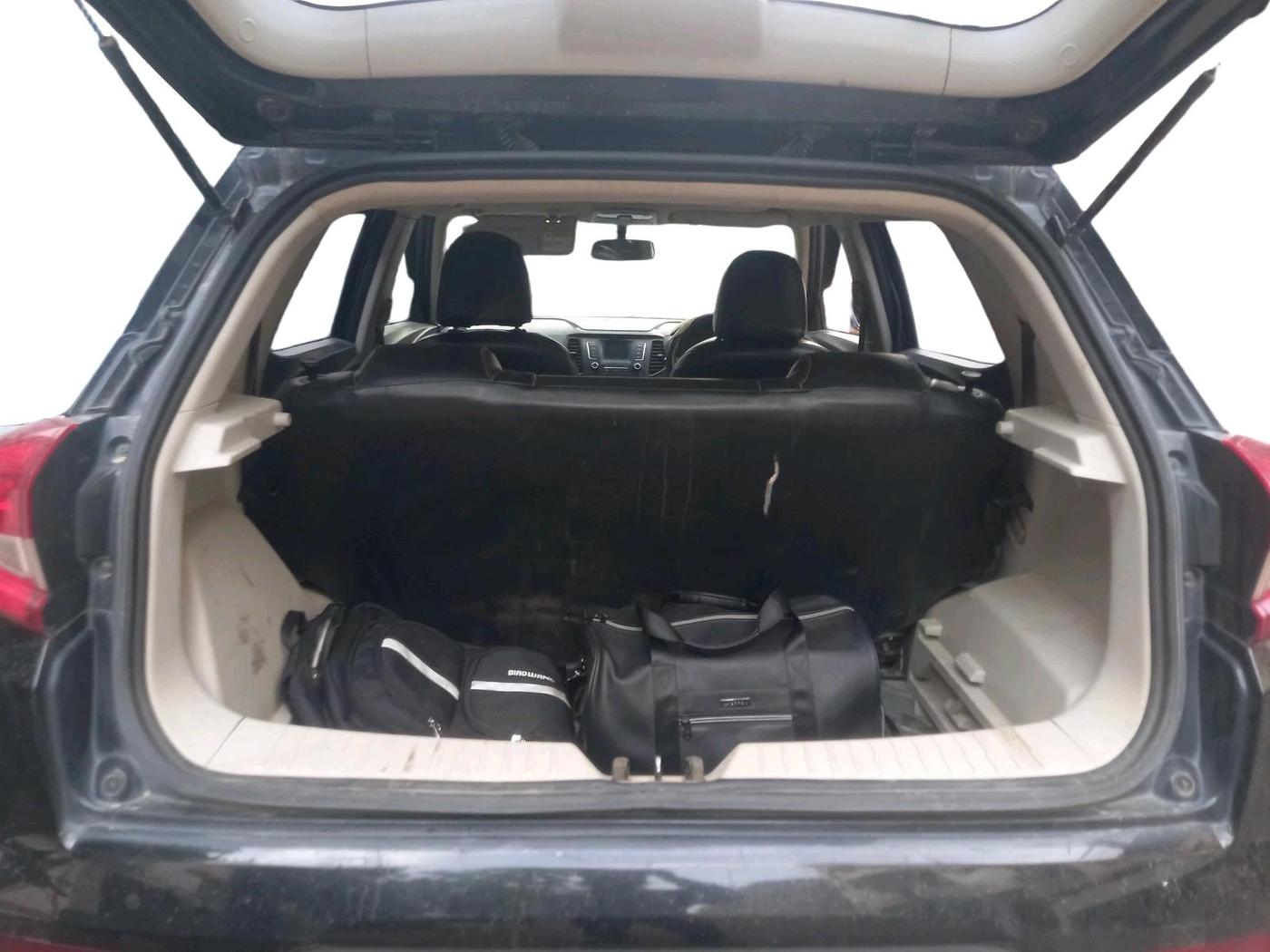 2022 Mahindra XUV300 W6 1.5 Diesel, Diesel, Manual, 53,158 km, exterior