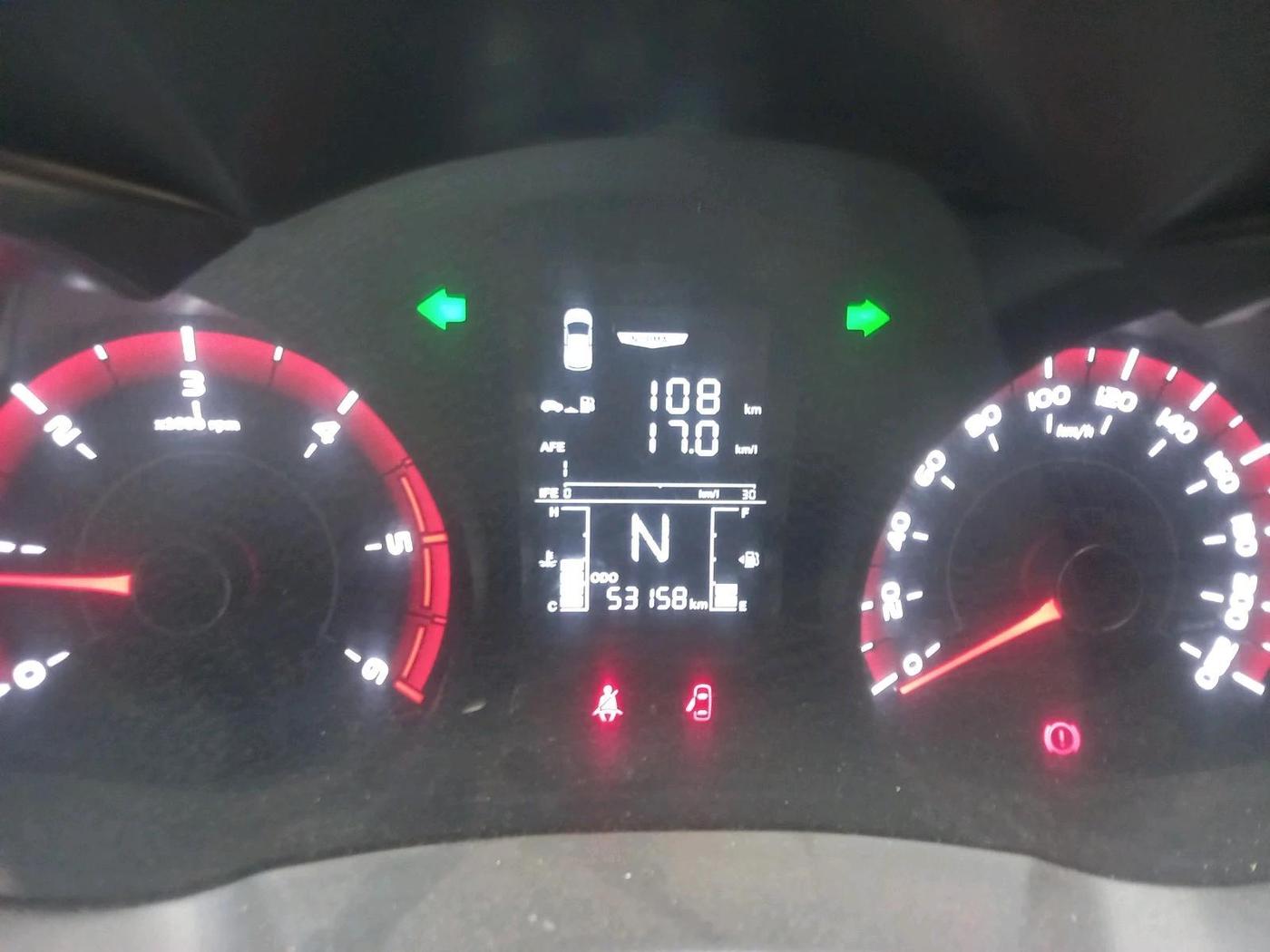 2022 Mahindra XUV300 W6 1.5 Diesel, Diesel, Manual, 53,158 km, interior