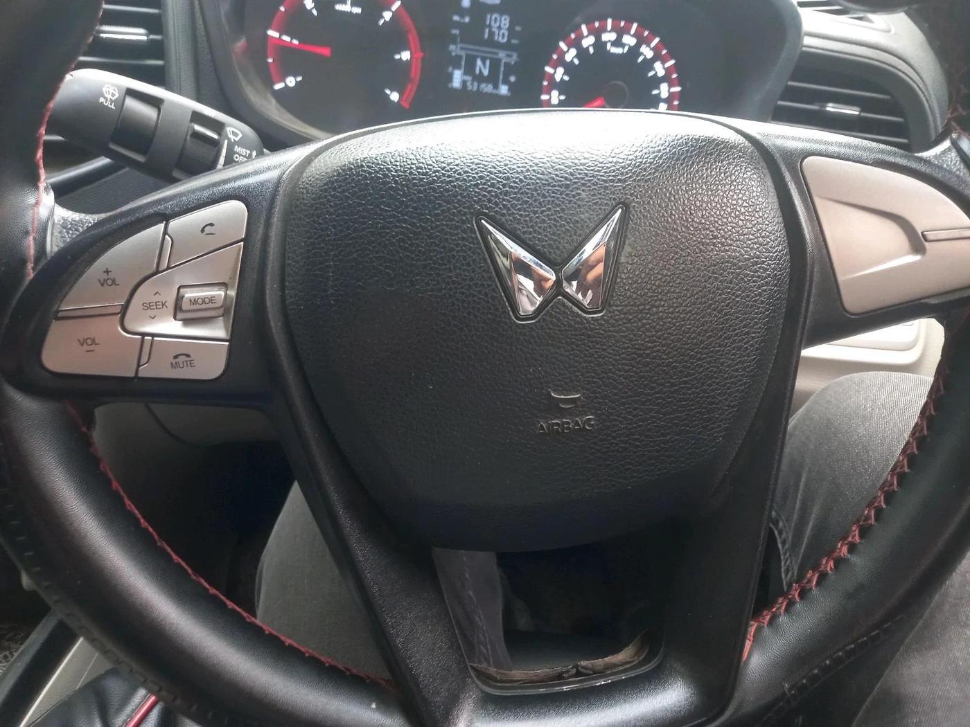 2022 Mahindra XUV300 W6 1.5 Diesel, Diesel, Manual, 53,158 km, interior