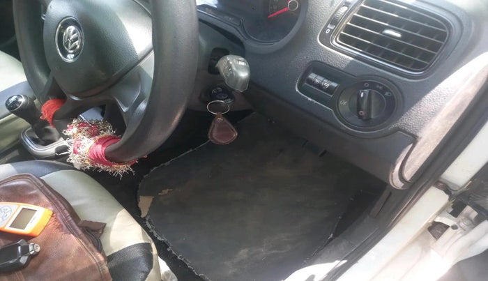 2019 Volkswagen Ameo TRENDLINE 1.0L, Petrol, Manual, 55,517 km, interior