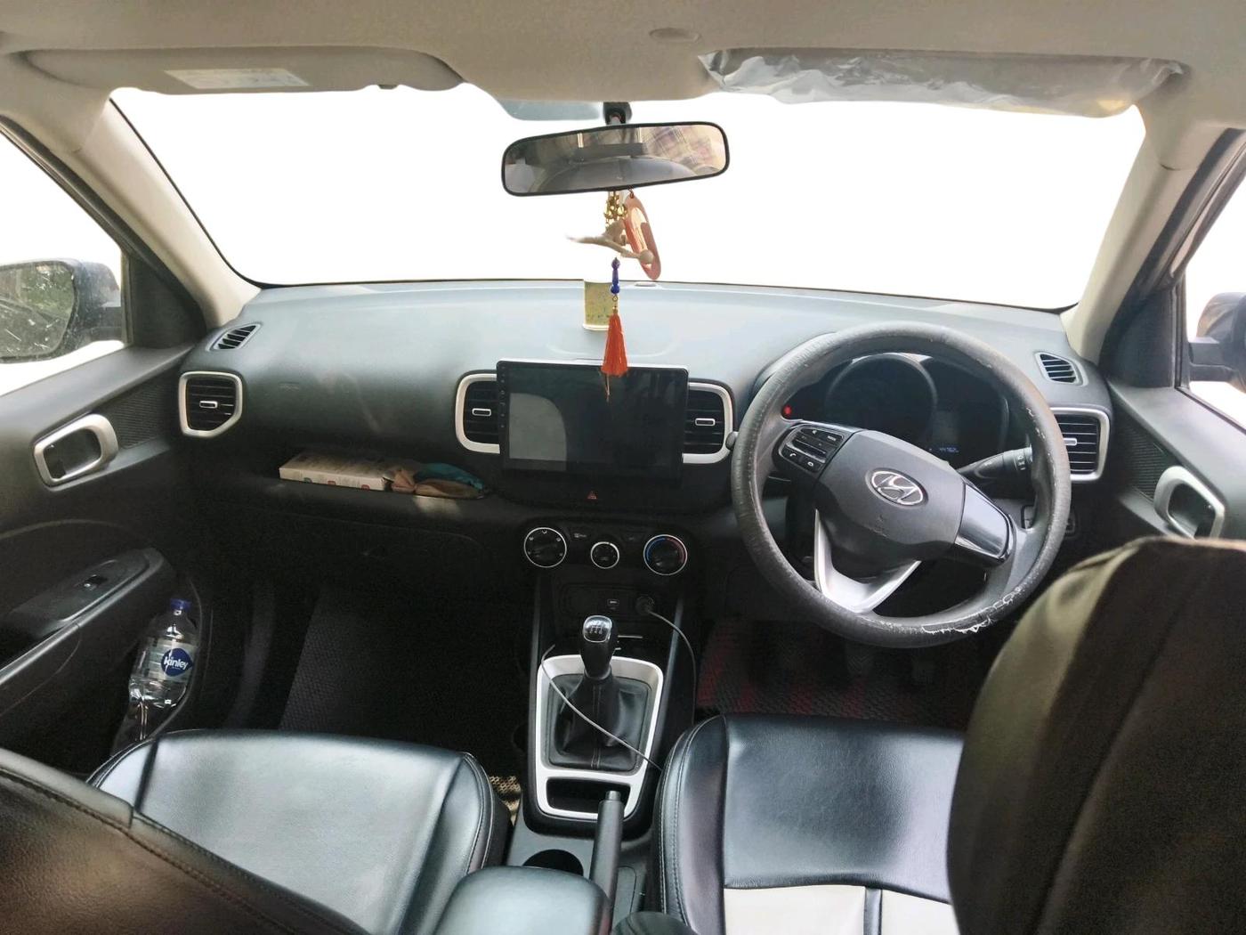 2020 Hyundai VENUE S 1.2, Petrol, Manual, 44,762 km, interior