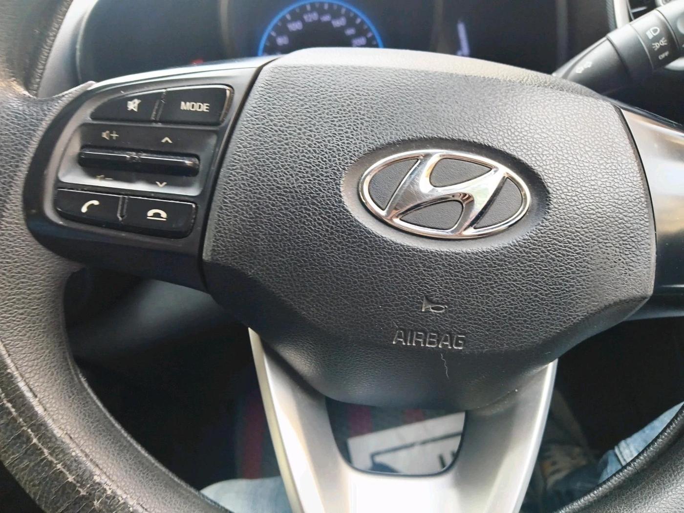 2020 Hyundai VENUE S 1.2, Petrol, Manual, 44,762 km, interior