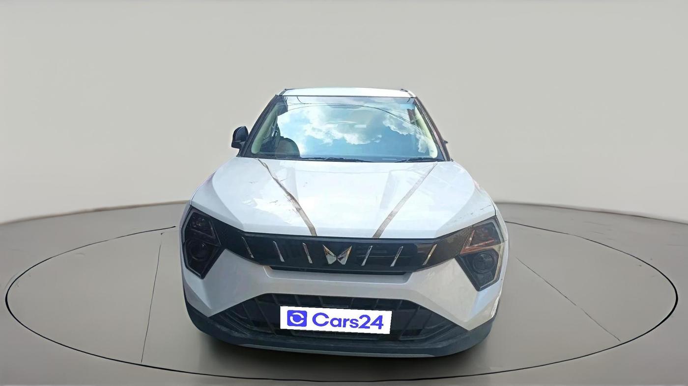 2024 Mahindra XUV 3XO AX5 1.2 L TCMPFi, Petrol, Manual, 6,964 km, exterior