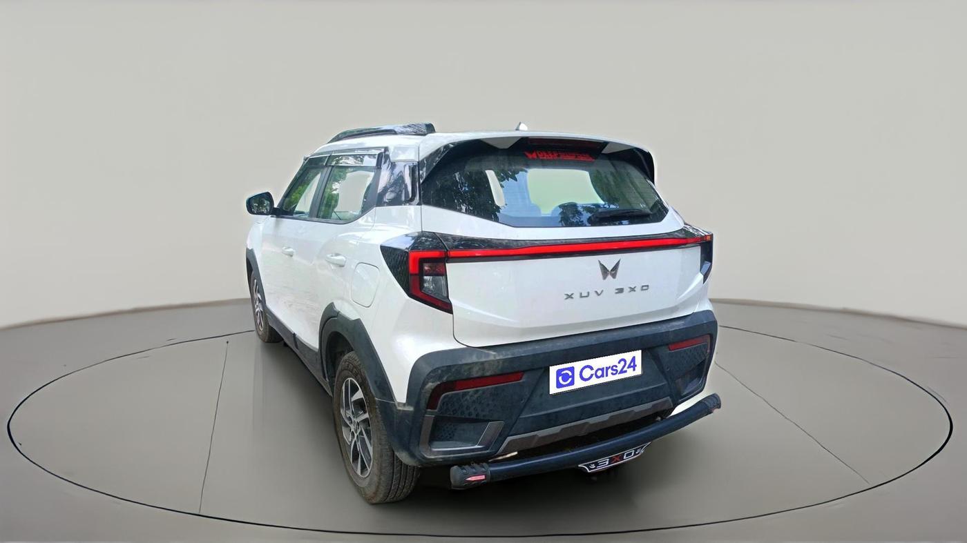 2024 Mahindra XUV 3XO AX5 1.2 L TCMPFi, Petrol, Manual, 6,964 km, exterior