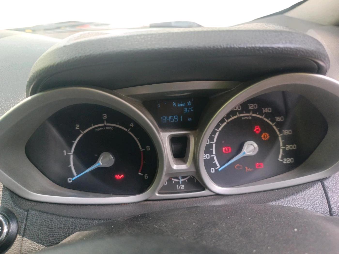 2013 Ford Ecosport TITANIUM 1.5L DIESEL, Diesel, Manual, 1,84,591 km, interior