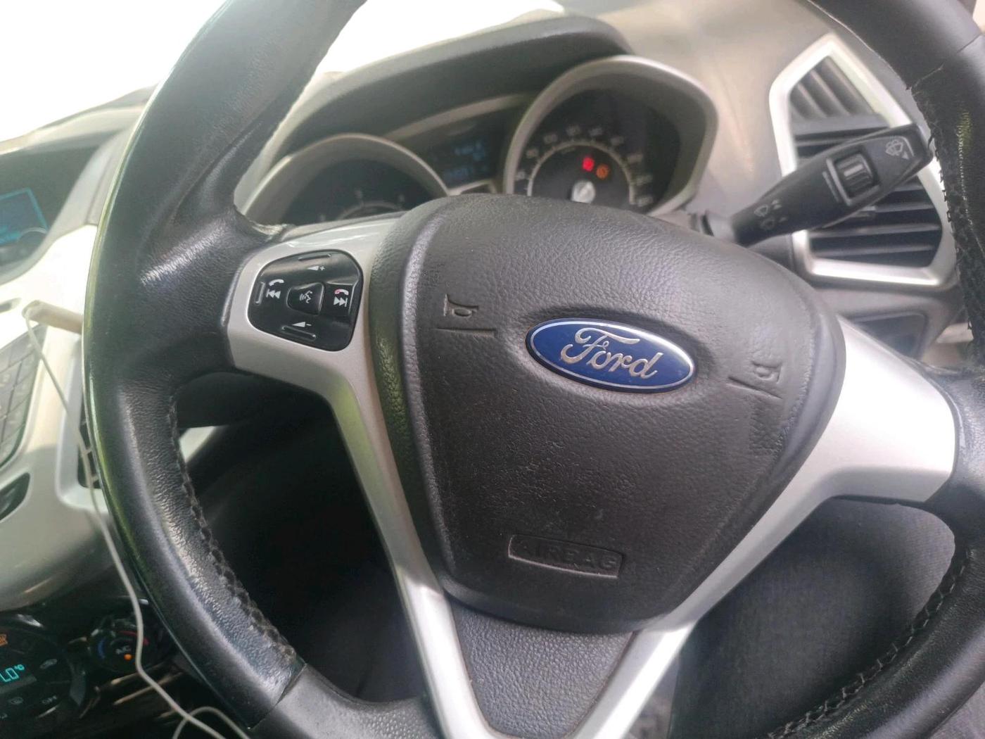 2013 Ford Ecosport TITANIUM 1.5L DIESEL, Diesel, Manual, 1,84,591 km, interior