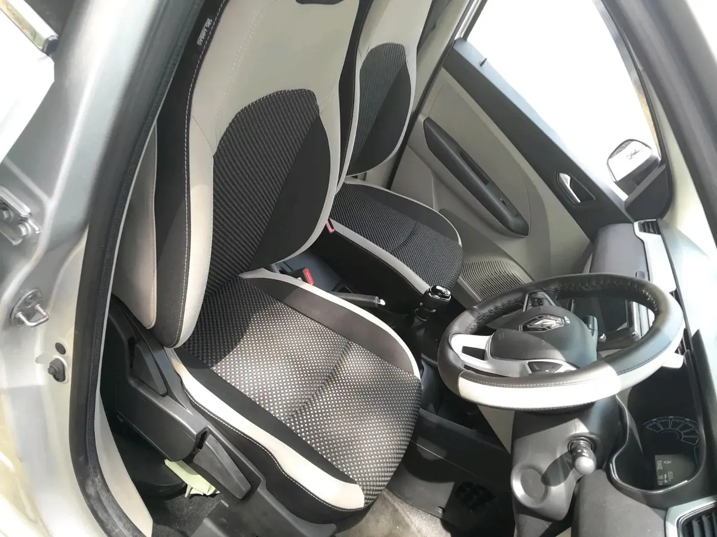 2022 Renault TRIBER RXZ, Petrol, Manual, 1,593 km, interior
