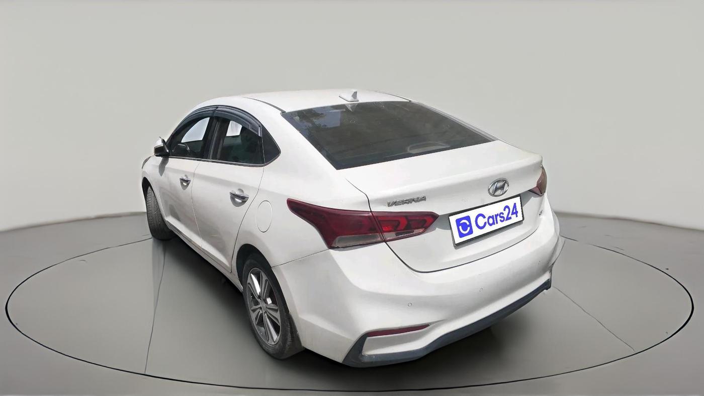 2018 Hyundai Verna 1.6 SX (O) CRDI MT, Diesel, Manual, 1,28,815 km, exterior