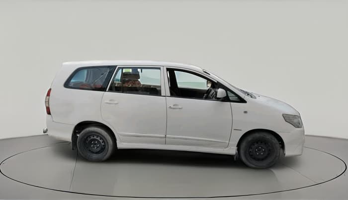 2014 Toyota Innova 2.5 GX 7 STR, Diesel, Manual, 1,44,223 km, exterior