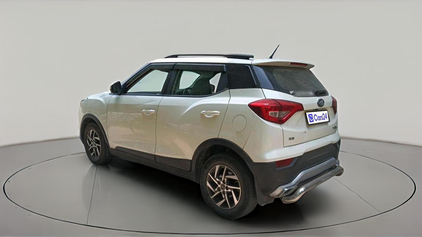 2022 Mahindra XUV300 W8 (O) 1.5 DIESEL, Diesel, Manual, 1,15,656 km, exterior