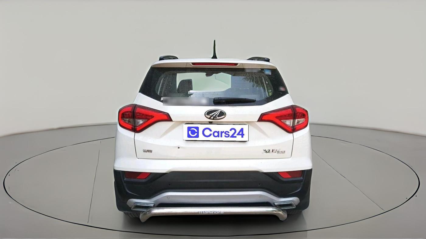 2022 Mahindra XUV300 W8 (O) 1.5 DIESEL, Diesel, Manual, 1,15,656 km, exterior