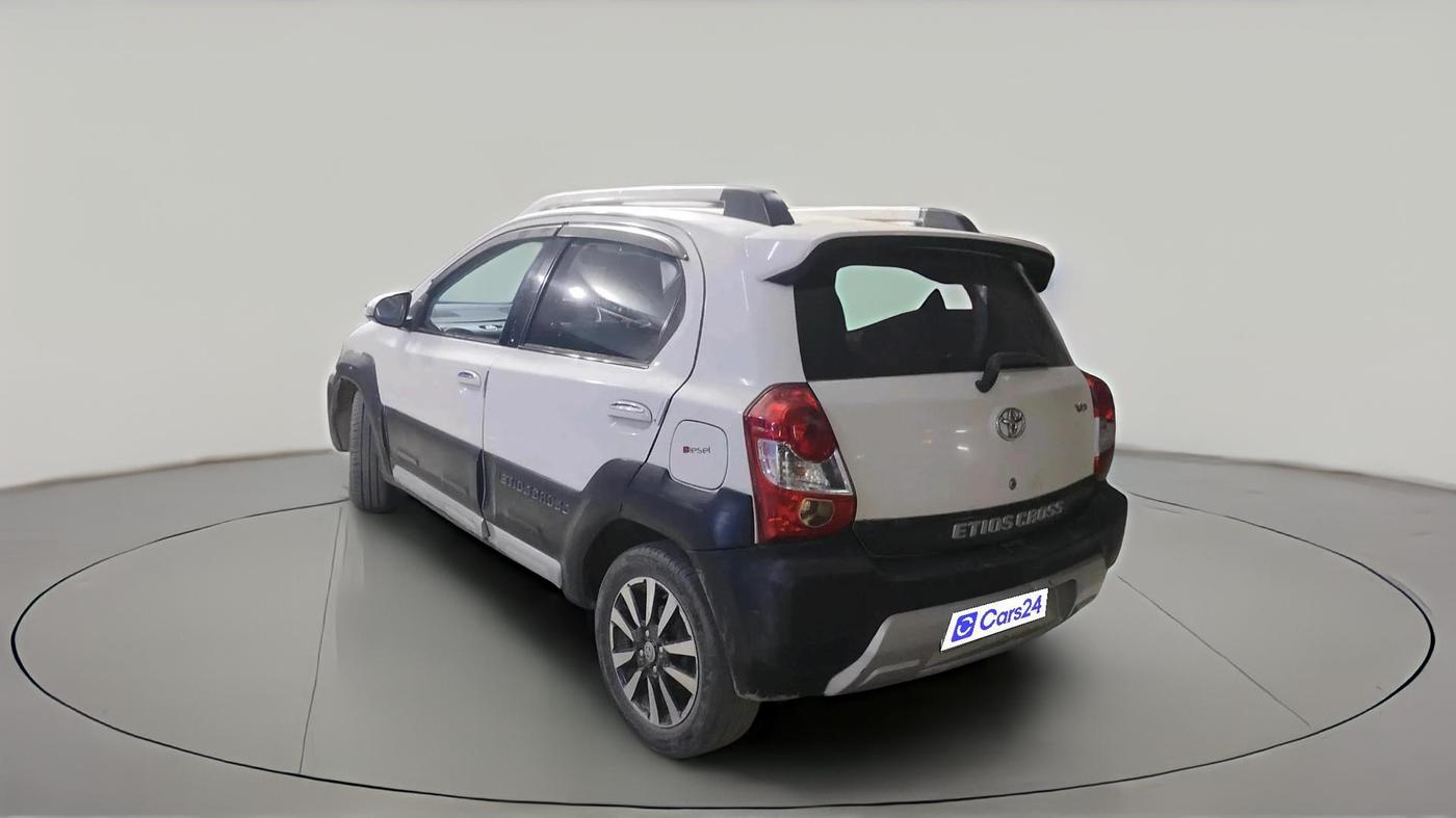 2015 Toyota Etios CROSS 1.4 VD, Diesel, Manual, 1,05,039 km, exterior
