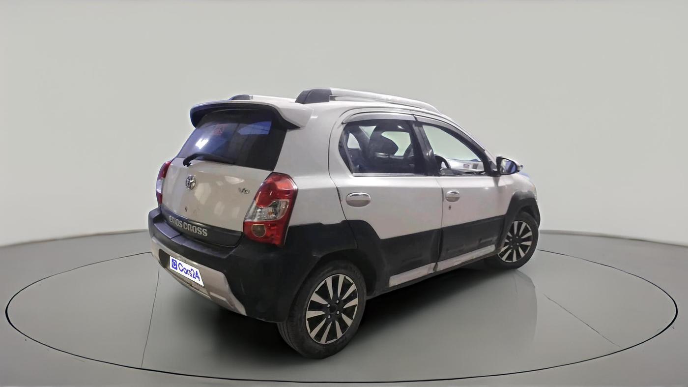 2015 Toyota Etios CROSS 1.4 VD, Diesel, Manual, 1,05,039 km, exterior