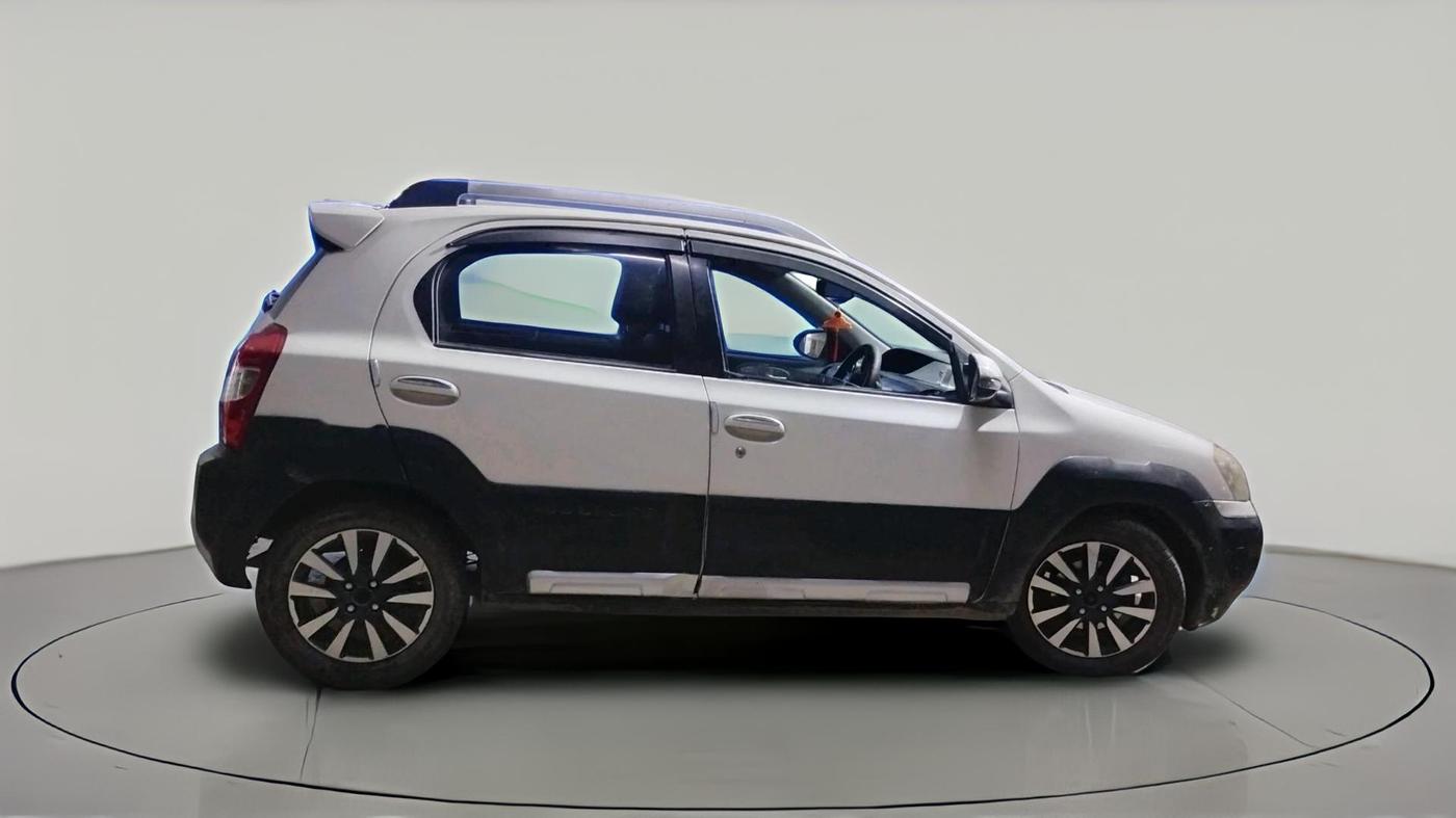 2015 Toyota Etios CROSS 1.4 VD, Diesel, Manual, 1,05,039 km, exterior