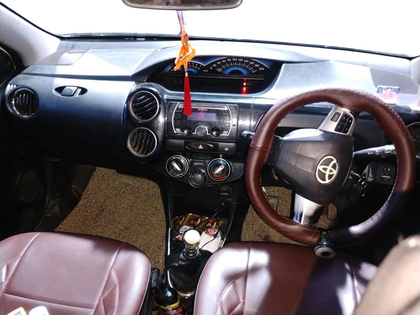 2015 Toyota Etios CROSS 1.4 VD, Diesel, Manual, 1,05,039 km, interior
