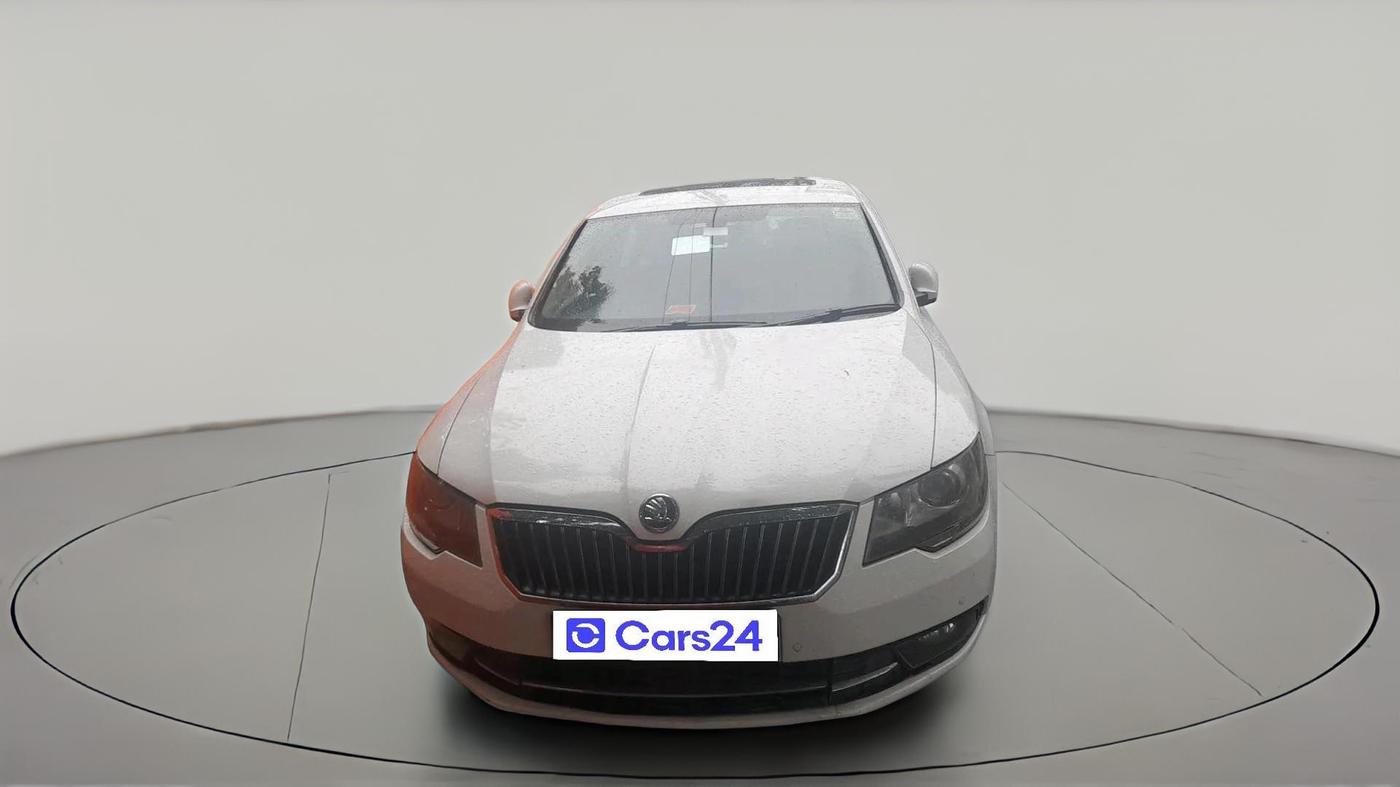 2014 Skoda Superb ELEGANCE 2.0 TDI CR AT, Diesel, Automatic, 1,48,745 km, exterior