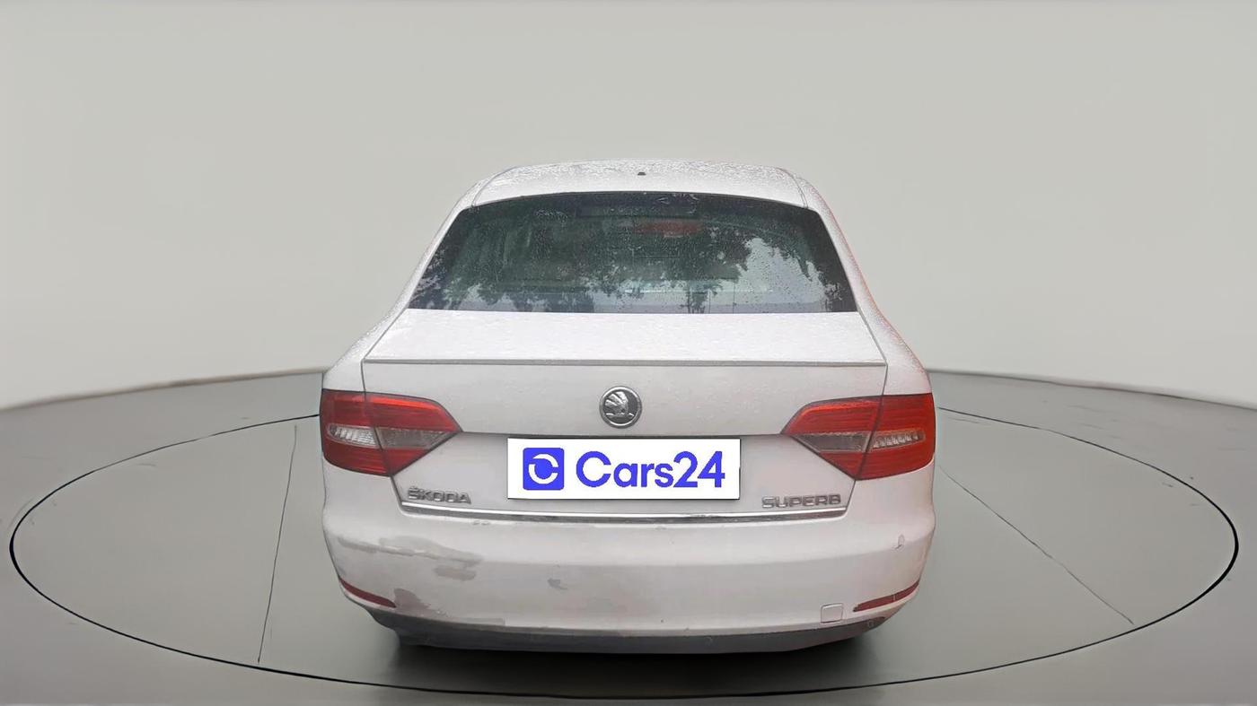 2014 Skoda Superb ELEGANCE 2.0 TDI CR AT, Diesel, Automatic, 1,48,745 km, exterior