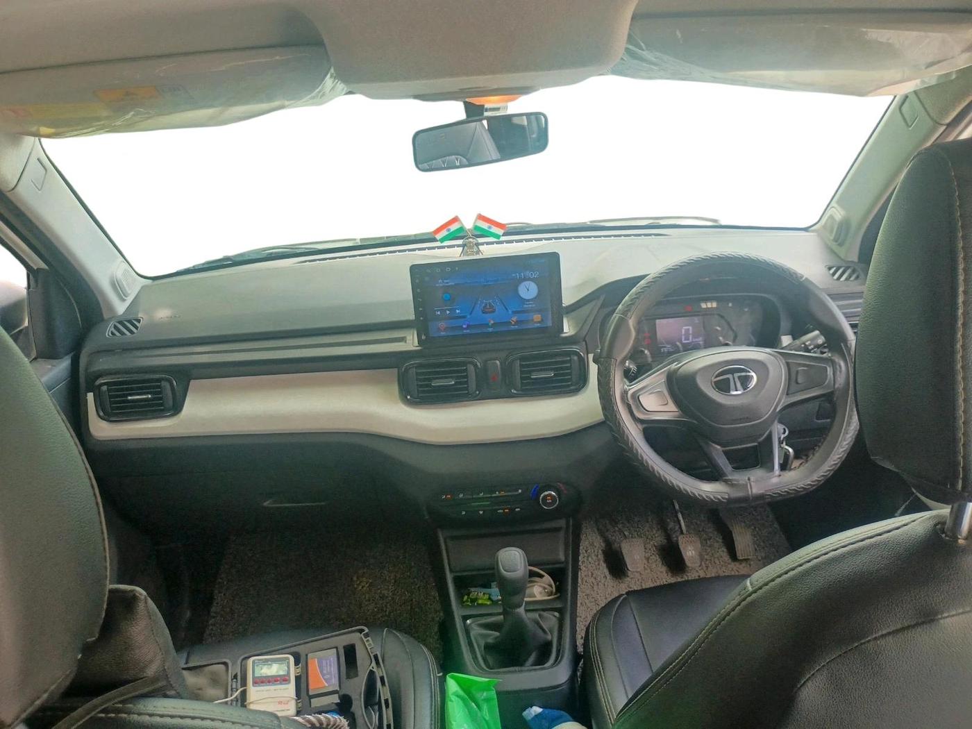 2024 Tata PUNCH PURE MT CNG, CNG, Manual, 97,075 km, interior