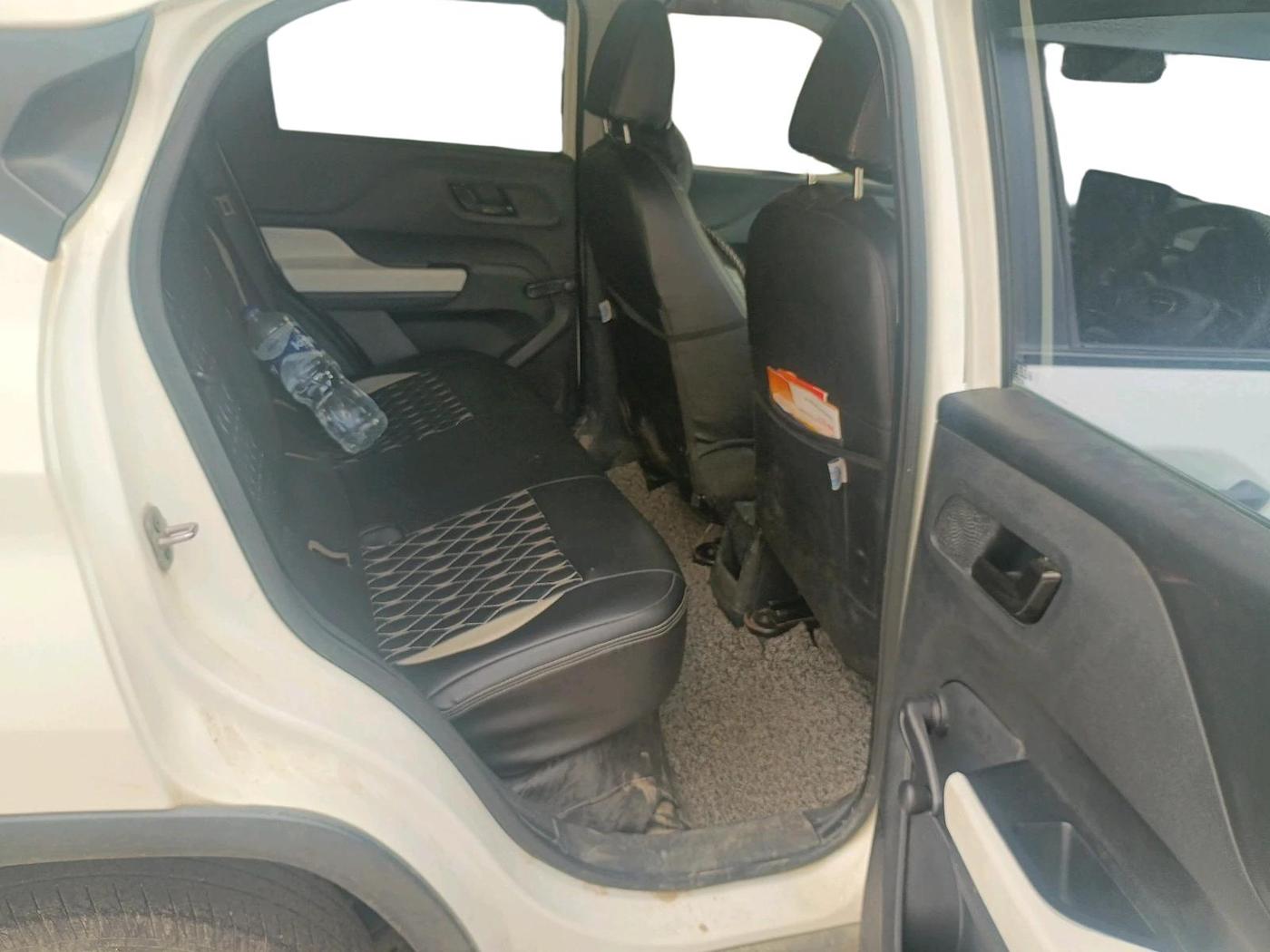 2024 Tata PUNCH PURE MT CNG, CNG, Manual, 97,075 km, interior