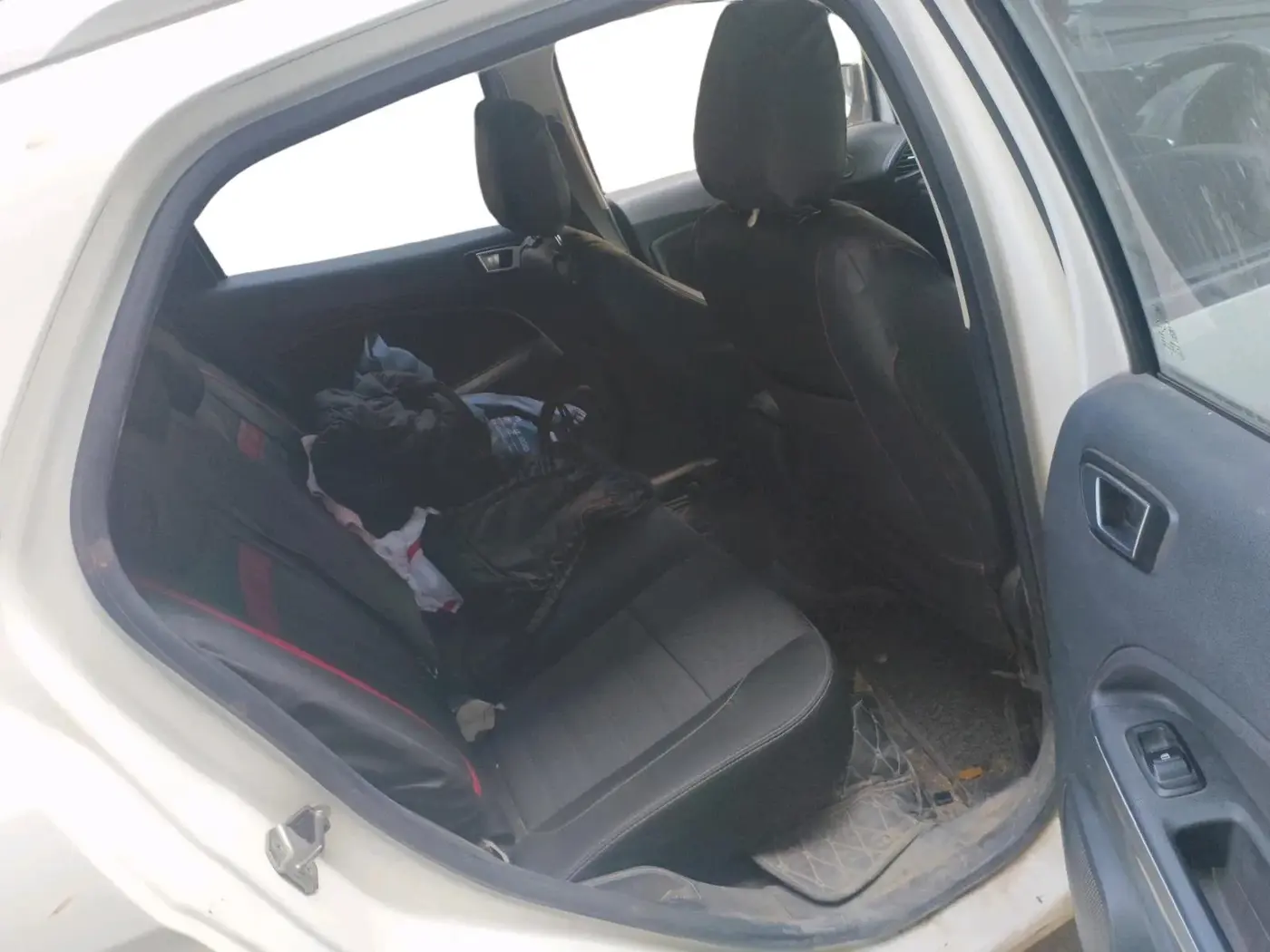 2018 Ford Ecosport TITANIUM 1.5L DIESEL, Diesel, Manual, 1,85,407 km, interior