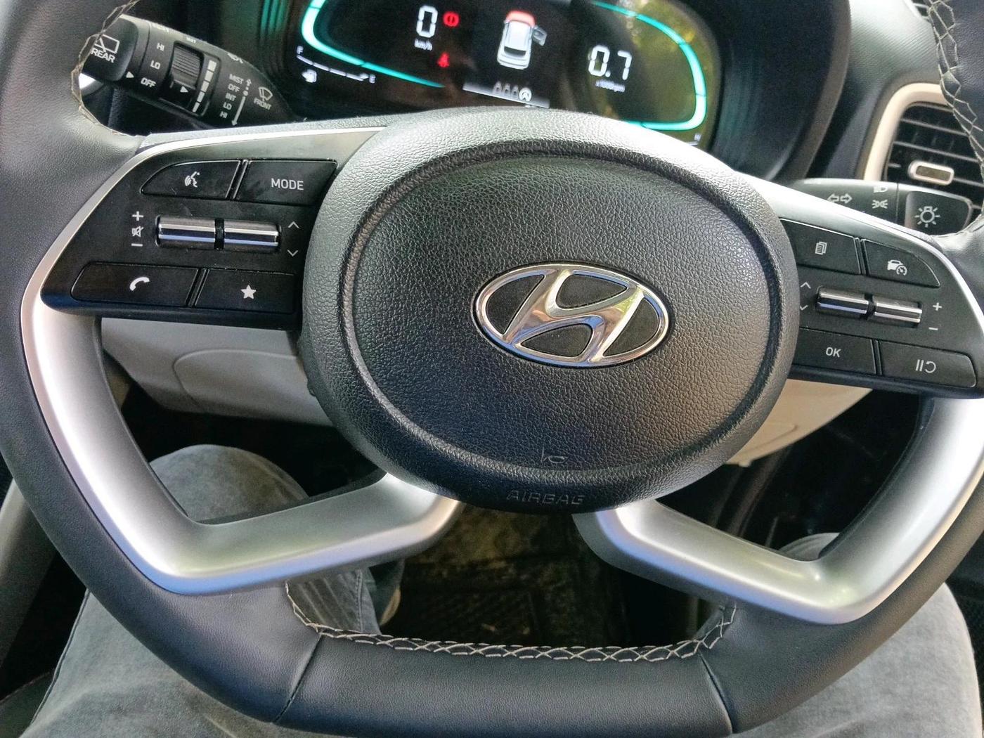 2025 Hyundai VENUE SX 1.5 CRDI, Diesel, Manual, 32,196 km, interior