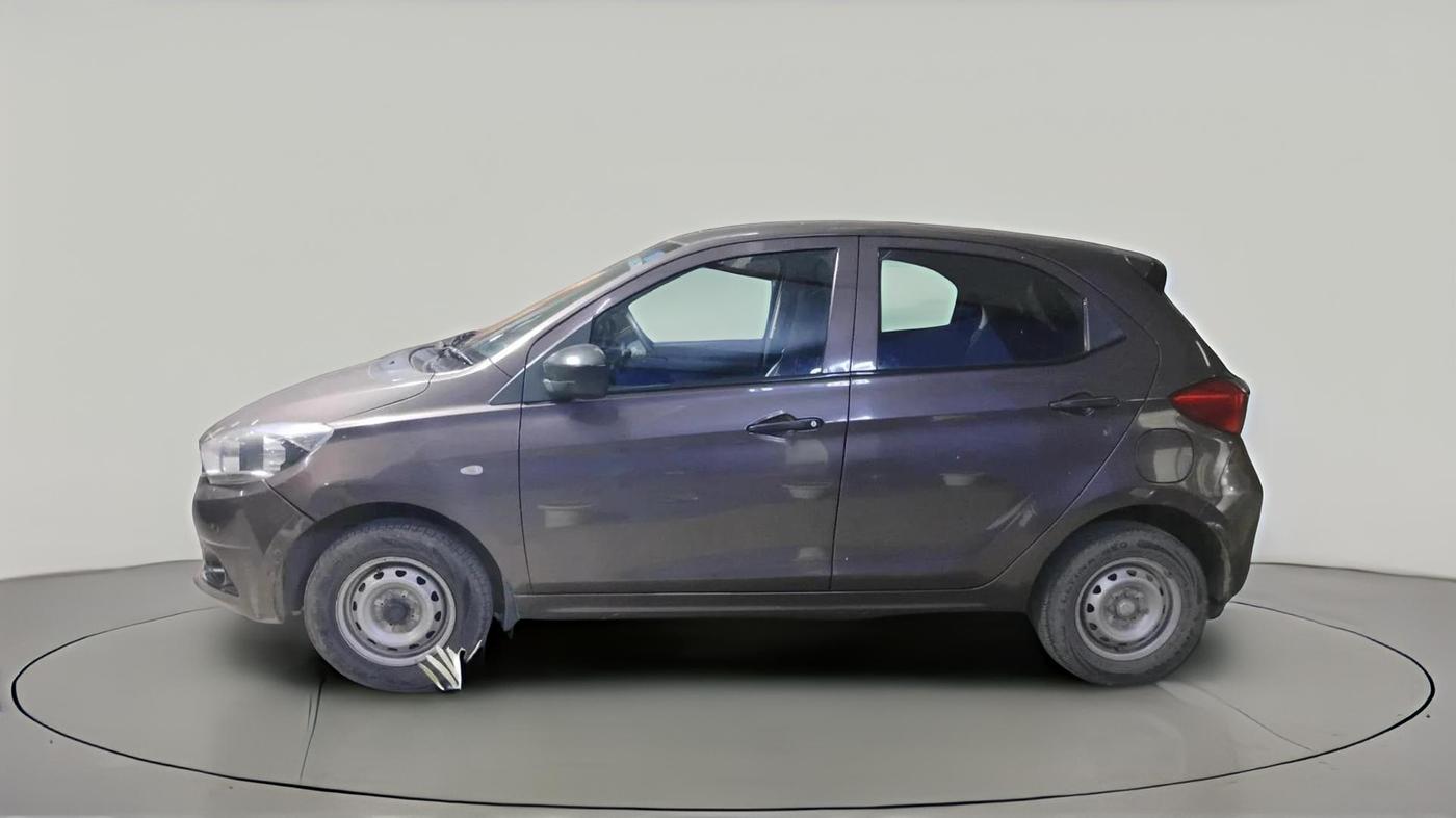 2018 Tata Tiago XE PETROL, Petrol, Manual, 70,182 km, exterior