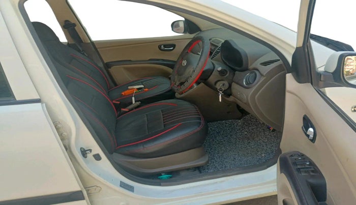 2013 Hyundai Grand i10 MAGNA 1.2 KAPPA VTVT, Petrol, Manual, 1,05,110 km, interior